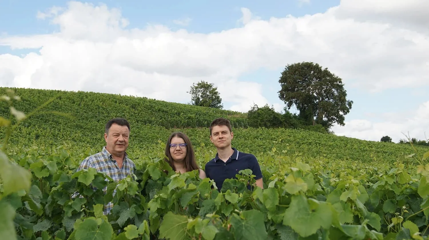 La famille Rafflin dans ses vignes de la Montagne de Reims à Ludes
