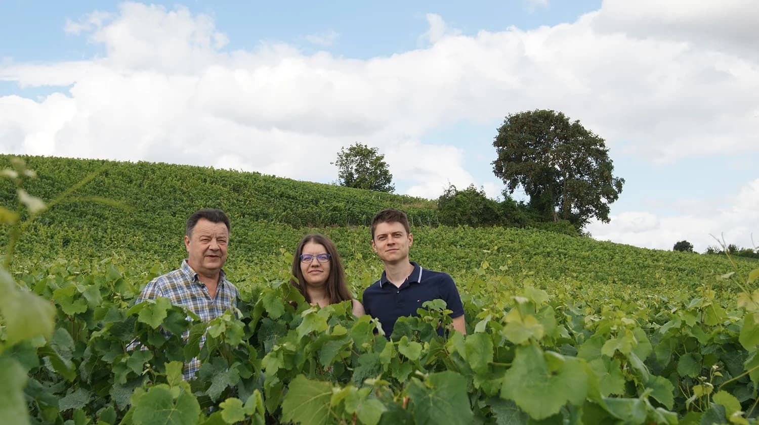 La famille Rafflin dans ses vignes de la Montagne de Reims à Ludes