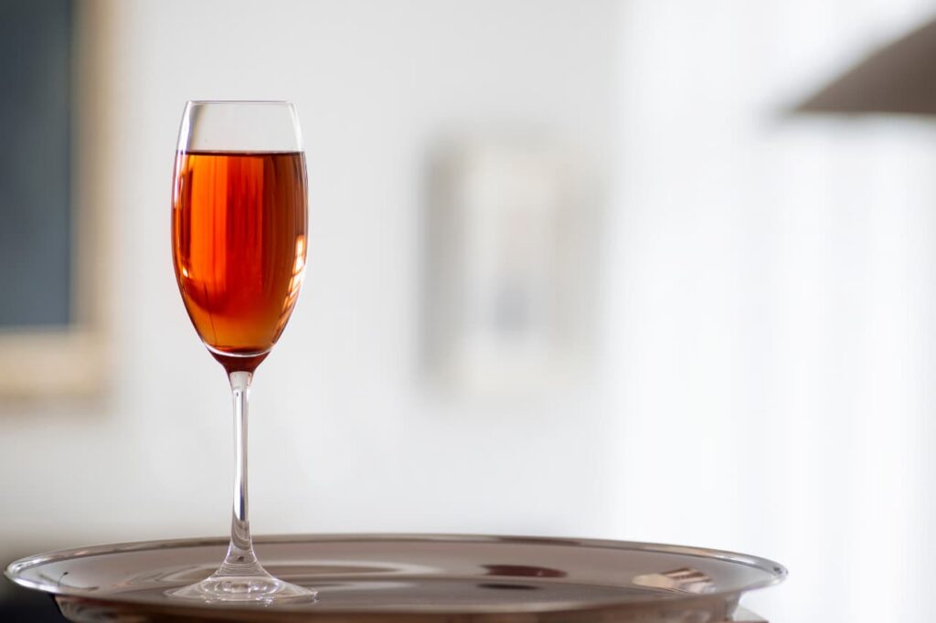 Le kir : la vraie recette, les bonnes proportions et le vin blanc qui change tout