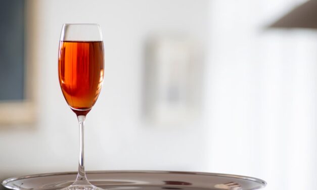 Le kir : la vraie recette, les bonnes proportions et le vin blanc qui change tout